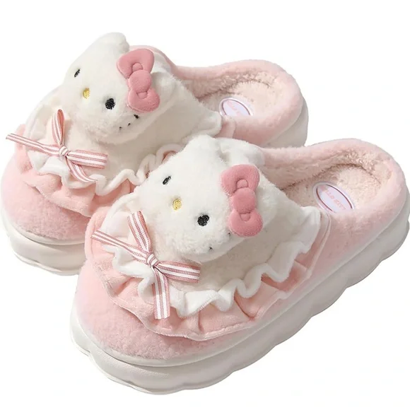 Hello Kitty Slippers - Picture 1 of 2